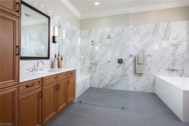 7291 Lantana CIR, Naples, FL 34119