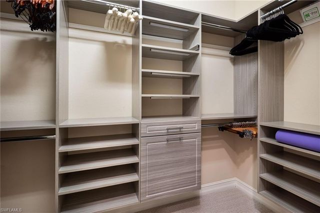 7291 Lantana CIR, Naples, FL 34119