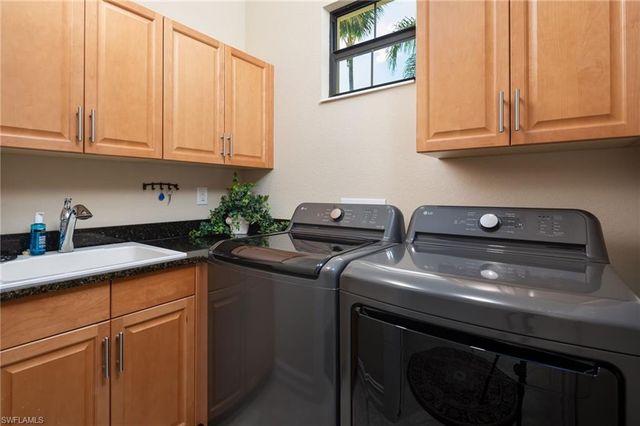 7291 Lantana CIR, Naples, FL 34119