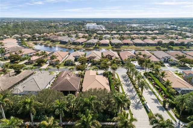 7291 Lantana CIR, Naples, FL 34119