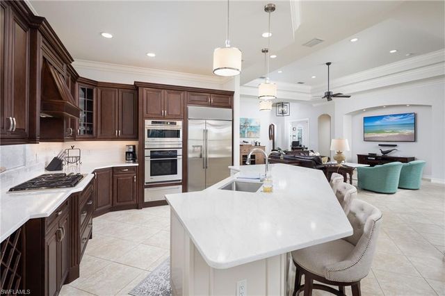 7291 Lantana CIR, Naples, FL 34119