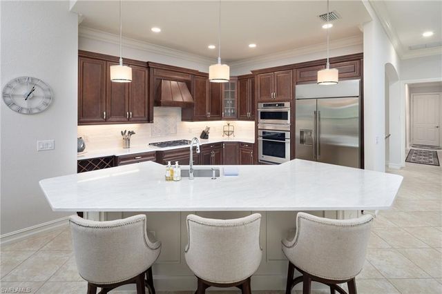 7291 Lantana CIR, Naples, FL 34119