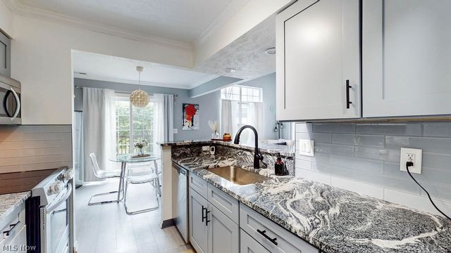 8683 Kingfisher Lane, Macedonia, OH 44056
