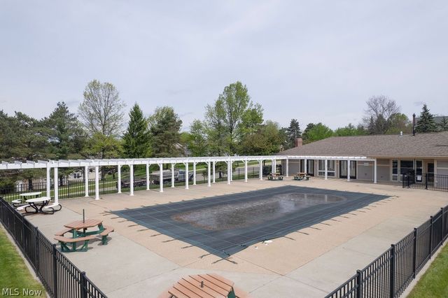 8683 Kingfisher Lane, Macedonia, OH 44056