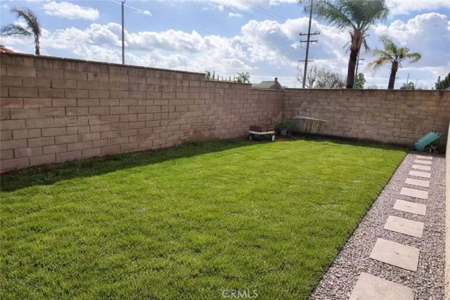 17094 Cambria, Fontana, CA 92336
