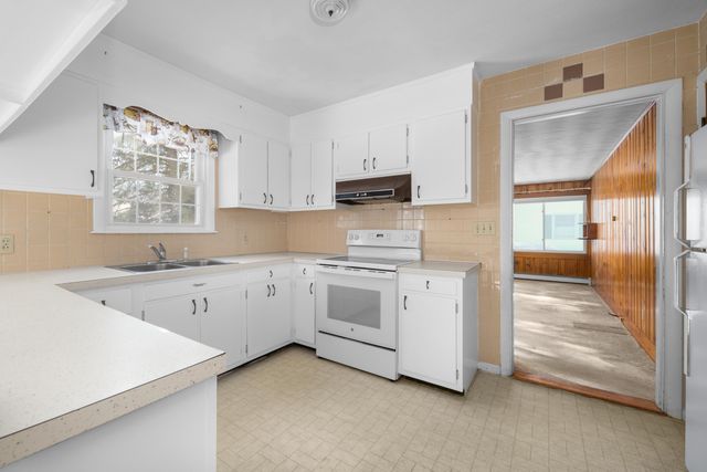 25 Stevens Road, North Hampton, NH 03862