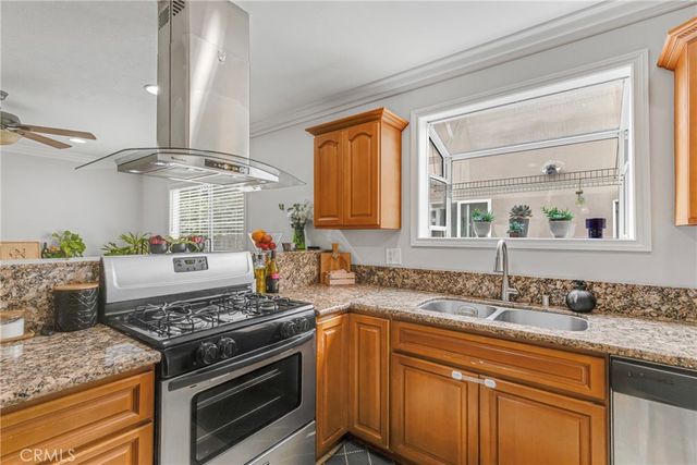 8542 Etiwanda, Northridge, CA 91325