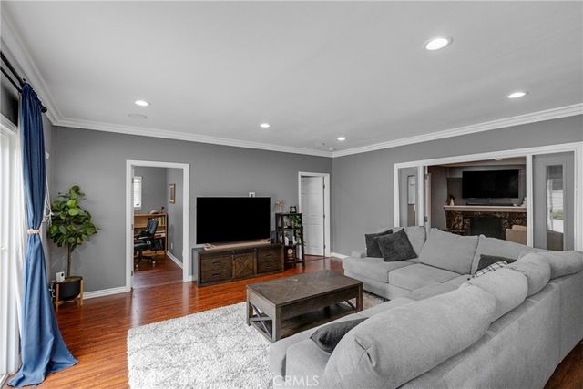8542 Etiwanda, Northridge, CA 91325