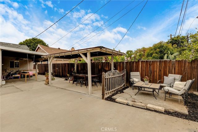 8542 Etiwanda, Northridge, CA 91325