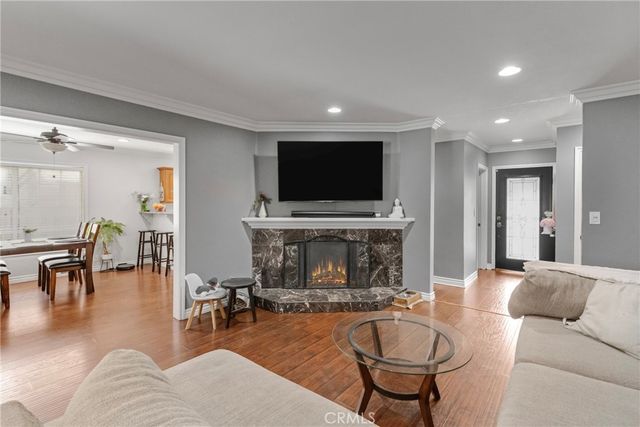 8542 Etiwanda, Northridge, CA 91325