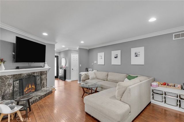 8542 Etiwanda, Northridge, CA 91325