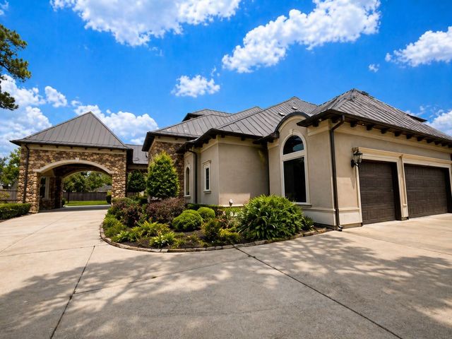 917 Sunset Drive, Friendswood, TX 77546