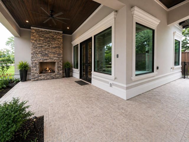 917 Sunset Drive, Friendswood, TX 77546