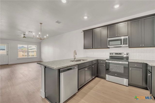 1106 College Avenue, Troy, TX 76579