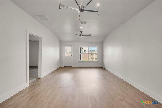 1106 College Avenue, Troy, TX 76579