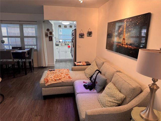 5300 Washington St J214, Hollywood, FL 33021