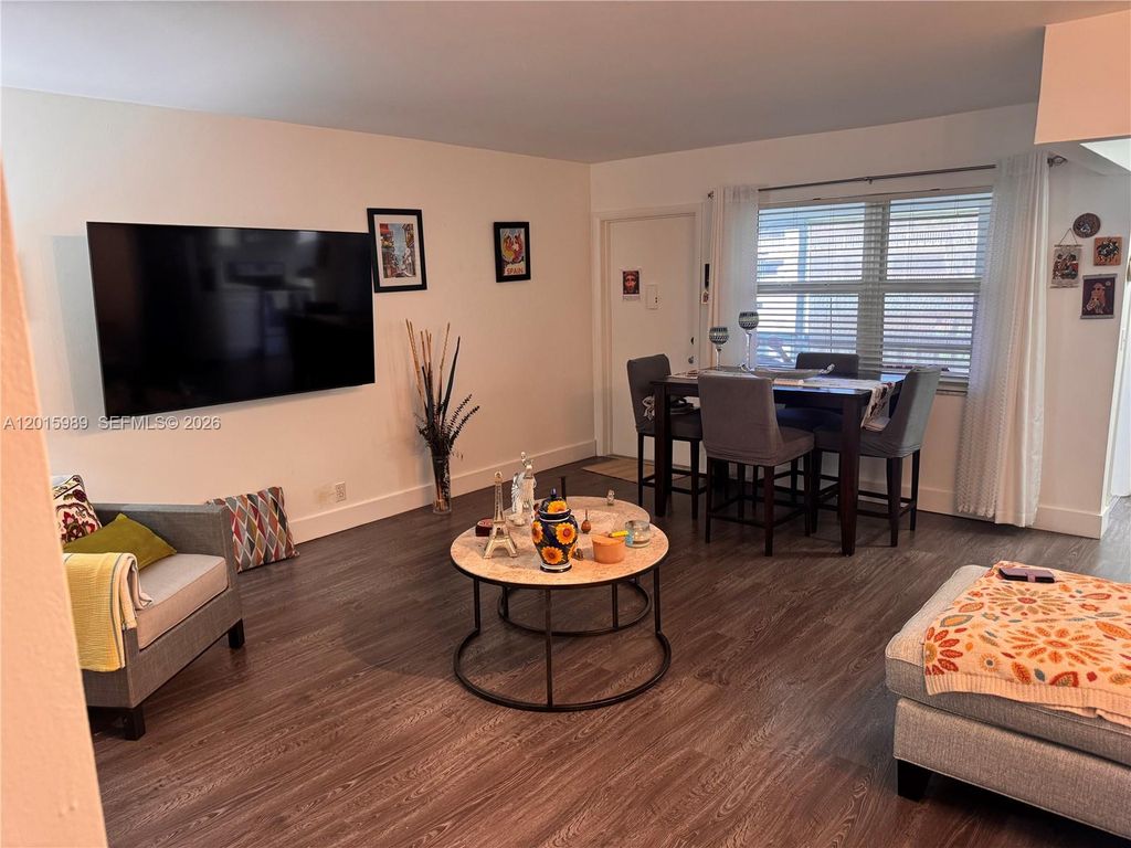 5300 Washington St J214, Hollywood, FL 33021