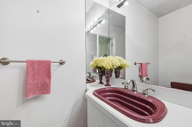 406 BOLTON RD, Hightstown, NJ 08520