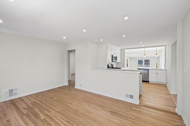 47 Walnut Avenue E, Farmingdale, NY 11735