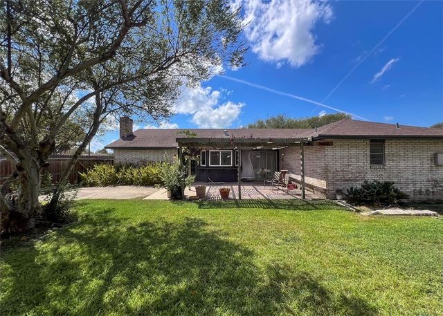 219 Terlingua Dr, Portland, TX 78374