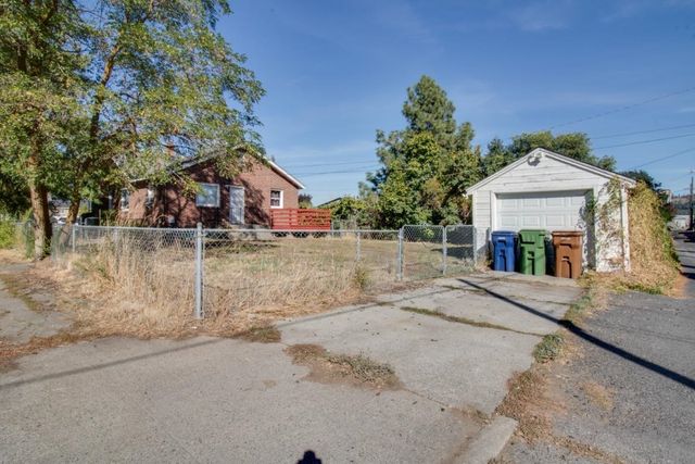 2904 E Columbia Ave, Spokane, WA 99208