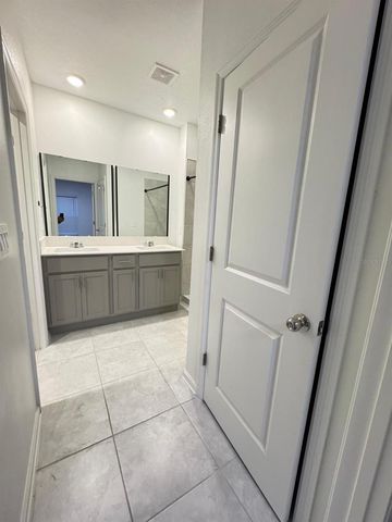 1204 DEEPWATER CIRCLE, Eagle Lake, FL 33839