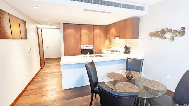 1555 Kapiolani Boulevard 910, Honolulu, HI 96814