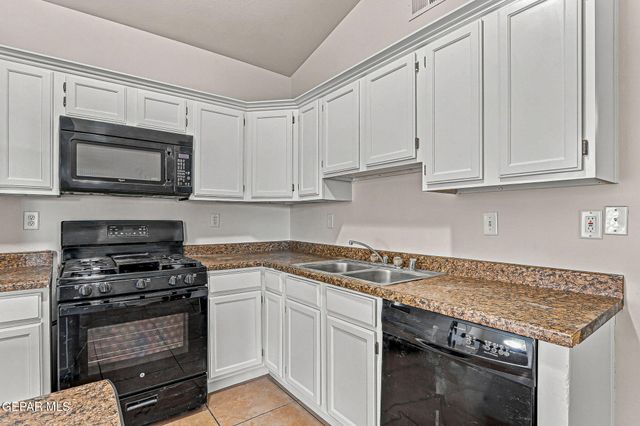 3229 PERLA POINT Drive, El Paso, TX 79938