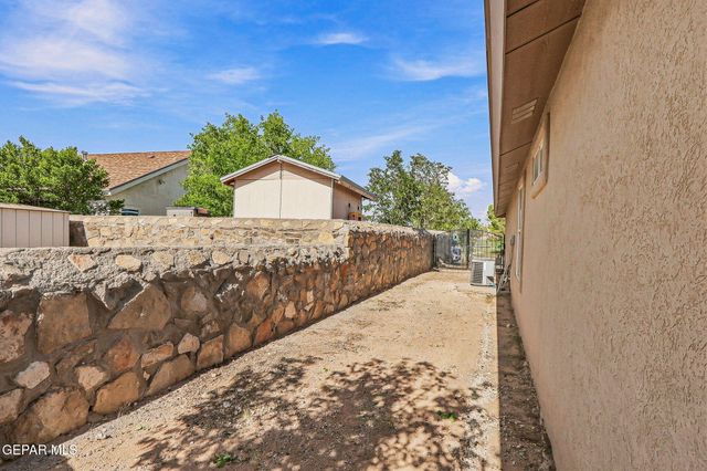 3229 PERLA POINT Drive, El Paso, TX 79938