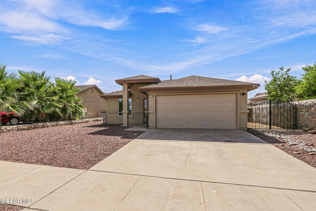 3229 PERLA POINT Drive, El Paso, TX 79938