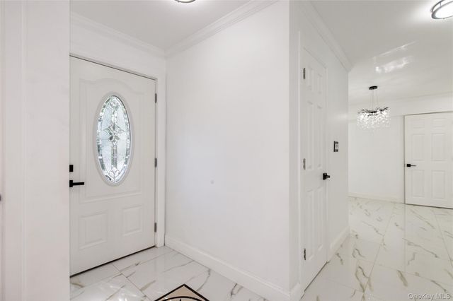 329 E Euclid Street, Valley Stream, NY 11580