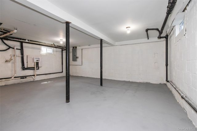 329 E Euclid Street, Valley Stream, NY 11580