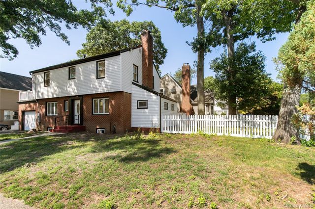 329 E Euclid Street, Valley Stream, NY 11580
