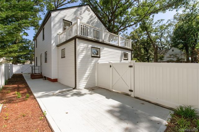 329 E Euclid Street, Valley Stream, NY 11580