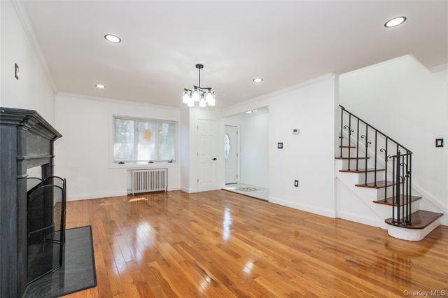 329 E Euclid Street, Valley Stream, NY 11580