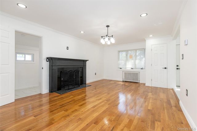 329 E Euclid Street, Valley Stream, NY 11580