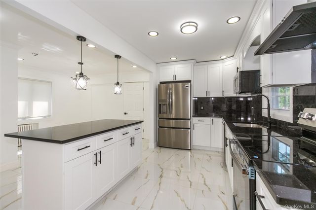 329 E Euclid Street, Valley Stream, NY 11580