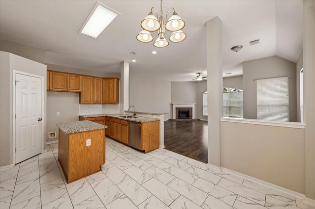 11707 Mesa Wells Drive, Tomball, TX 77377