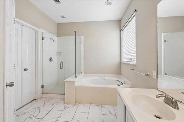 11707 Mesa Wells Drive, Tomball, TX 77377