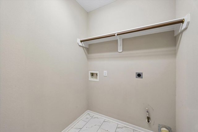 11707 Mesa Wells Drive, Tomball, TX 77377