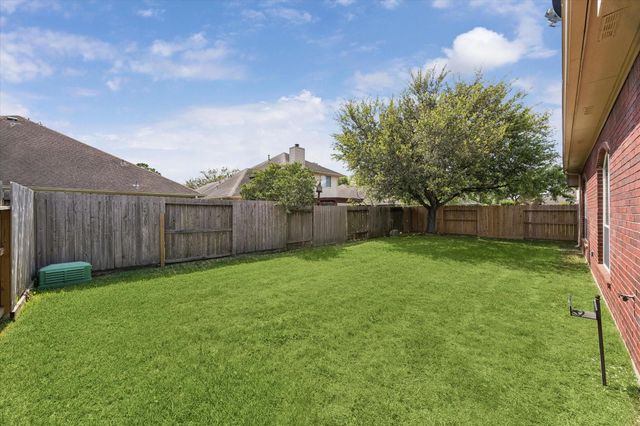 11707 Mesa Wells Drive, Tomball, TX 77377
