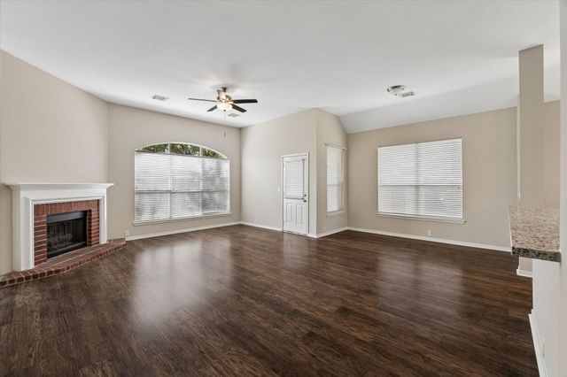 11707 Mesa Wells Drive, Tomball, TX 77377