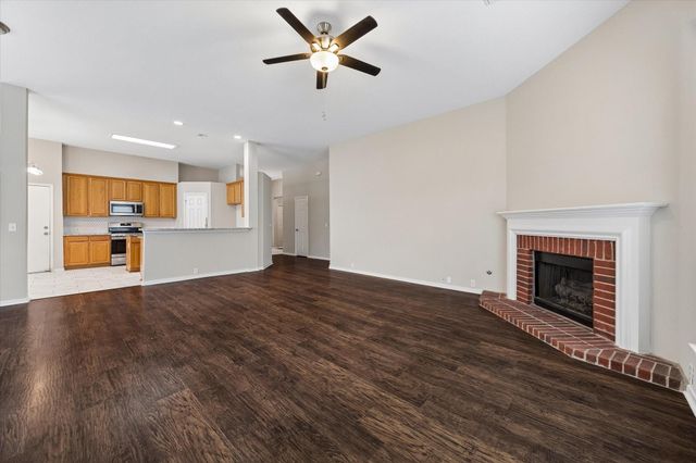 11707 Mesa Wells Drive, Tomball, TX 77377