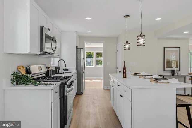 6681 LOCH HILL RD, Baltimore, MD 21239