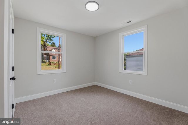 6681 LOCH HILL RD, Baltimore, MD 21239