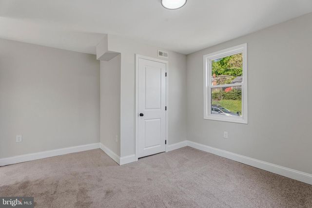 6681 LOCH HILL RD, Baltimore, MD 21239