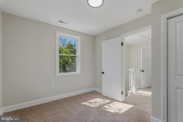 6681 LOCH HILL RD, Baltimore, MD 21239