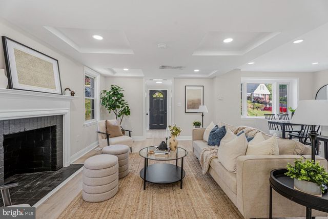 6681 LOCH HILL RD, Baltimore, MD 21239