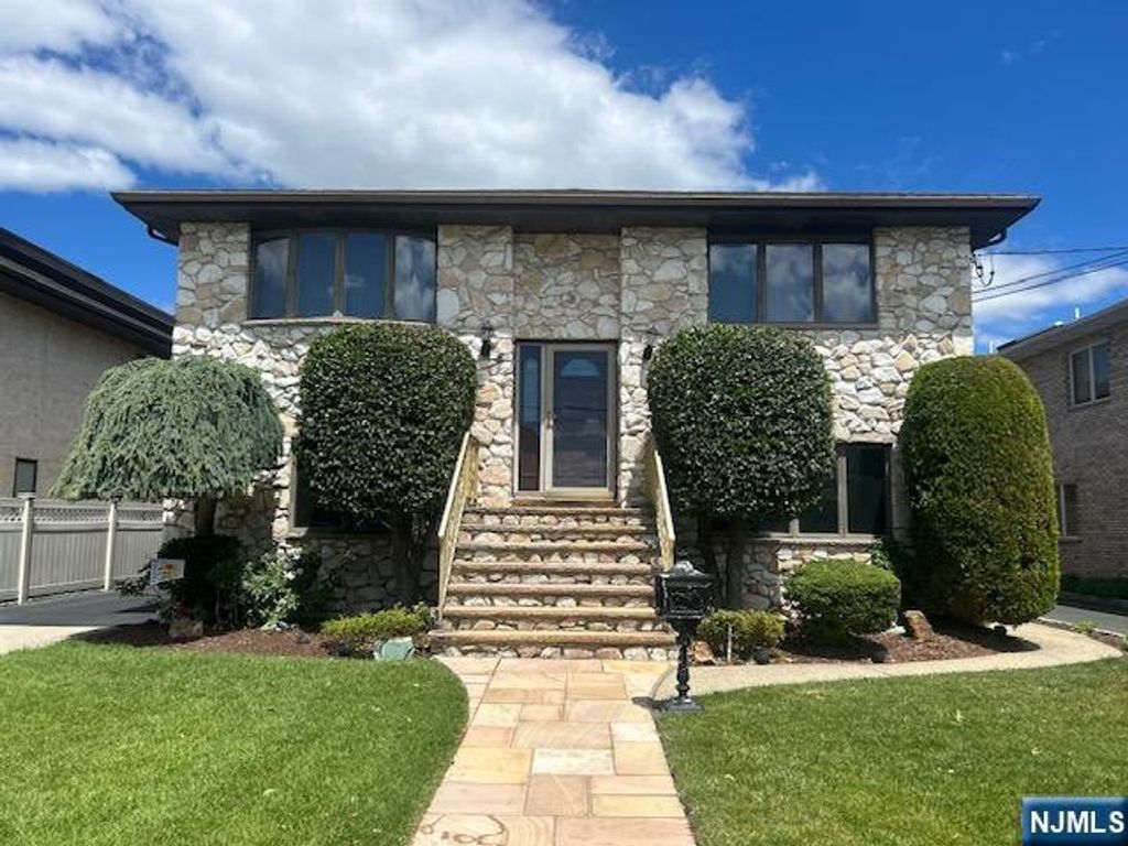 201 Franklin Street 2, Elmwood Park, NJ 07407