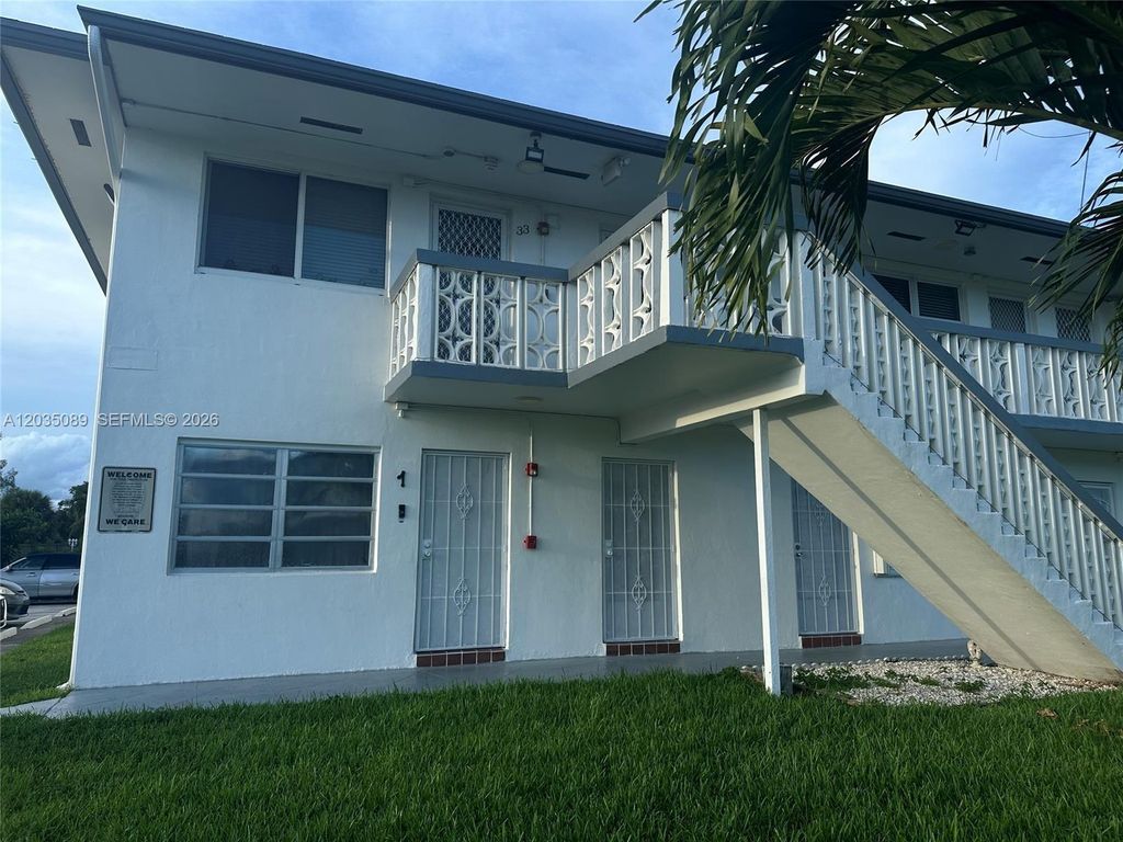 11 NE 204th St 1, Miami Gardens, FL 33179